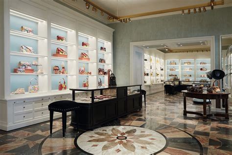 gucci napoli foto bambino|Gucci a Napoli: la Boutique di Lusso aperta a Via dei Mille .